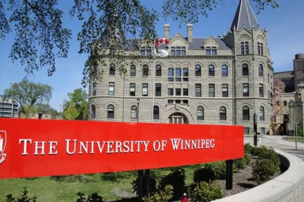 You are currently viewing 2023 International Special Entrance Scholarship Program at University of Winnipeg, Canada